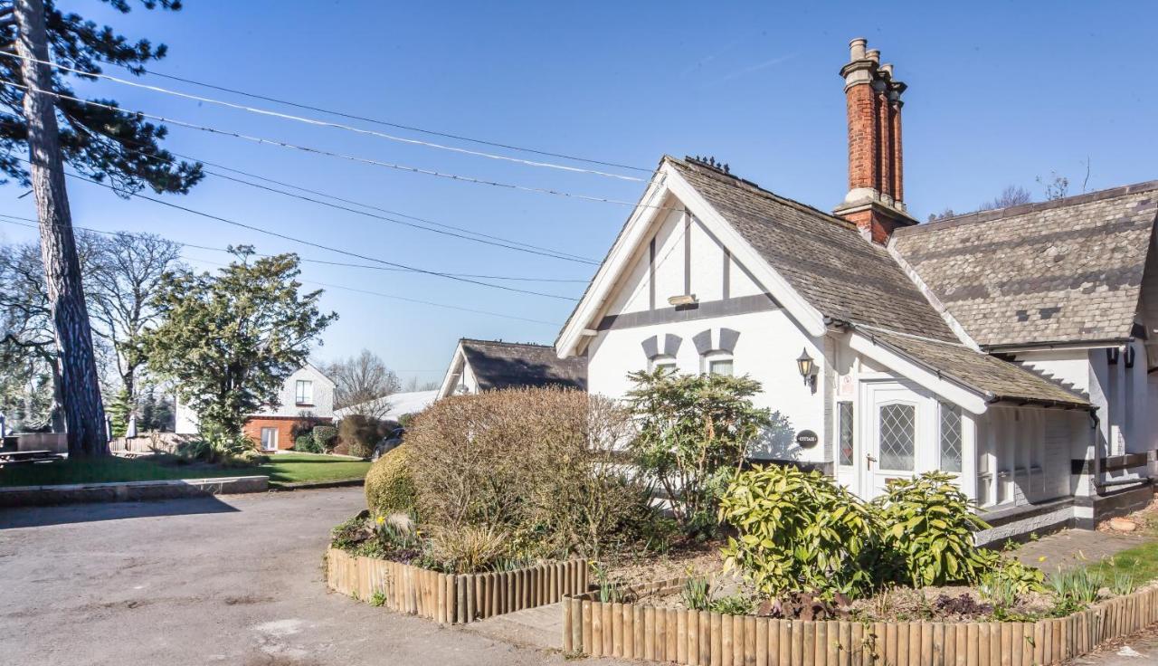 Hotel The Manor At Bickley Bromley Exterior foto